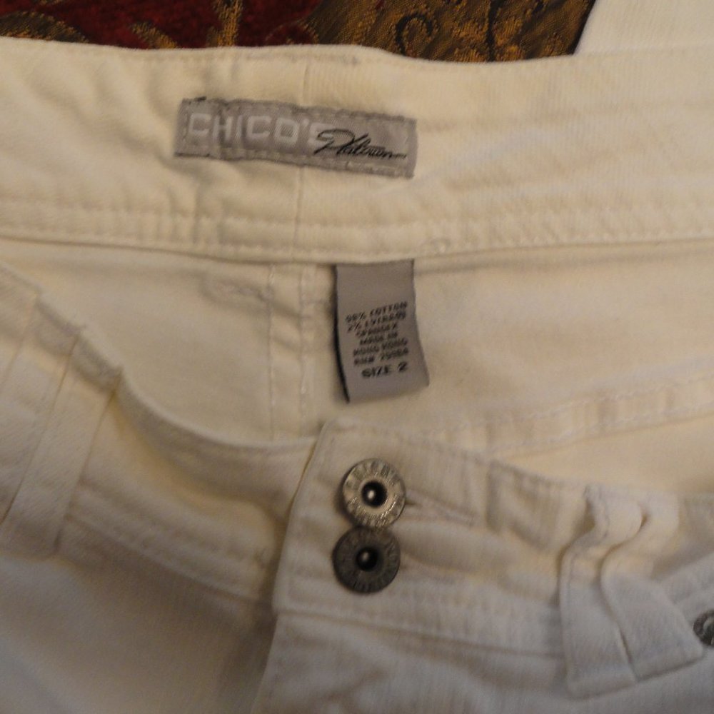 Chicos size 2 white capris